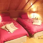 Domek alpejski Le Du Pont Des Fees - Sauna & *